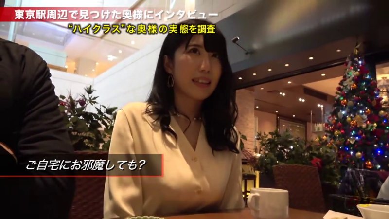 執拗なパイ揉みから究極のパイズリへ！爆乳人妻の生チ○ポ歓喜