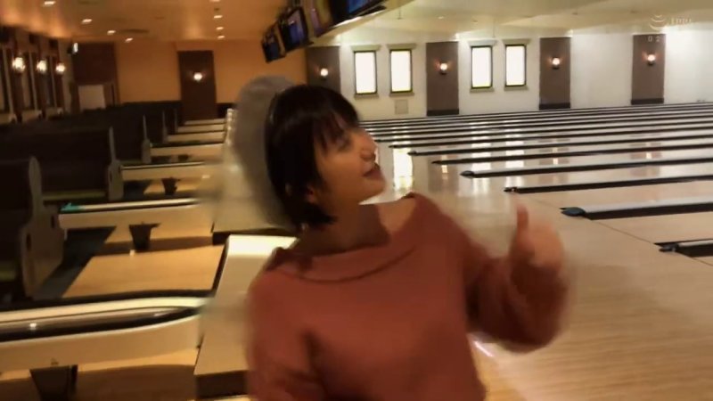 ホテルという密室で、えち娘ユーリが魅せる中出しとグラインドの痴女プレイ