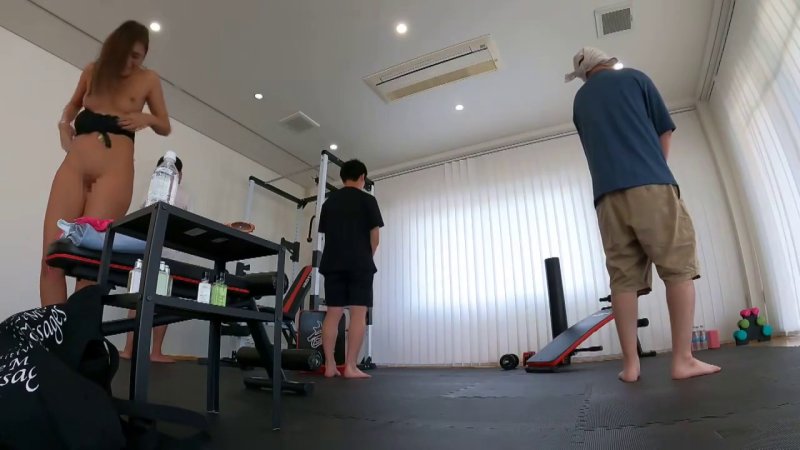 リング外の淫らな戦い！格闘技で鍛えた神ボディの美女が恥ずかしがり屋の本性を曝け出す