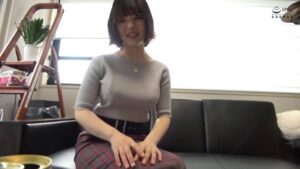 自宅連れ込みで地味メガネの巨乳ちゃんと、ベロチュー対面セックスを楽しむ夜