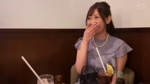 財布の口もマ●コも緩い人妻が、謝礼金目当てに不倫中出しを許すまで